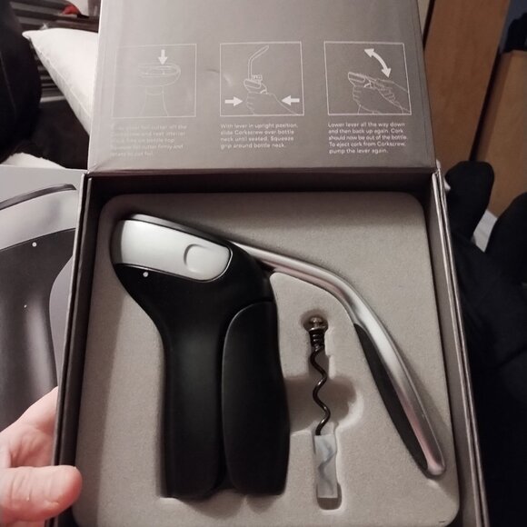 OXO Steel Vertical Lever Corkscrew - Picture 3 of 3